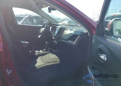 2017 Jeep Cherokee Latitude 4X4 z USA, uszkodzony, nr VIN 1C4PJMCS8HW587279